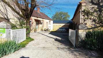 Enceinte de lâhĂ©bergement