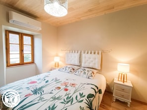 4 bedrooms, soundproofing, free WiFi