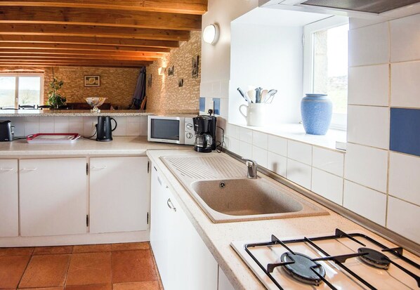 Fridge, microwave, dishwasher