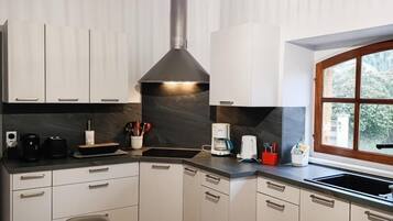 Réfrigérateur, micro-ondes, lave-vaisselle