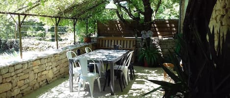 Outdoor dining