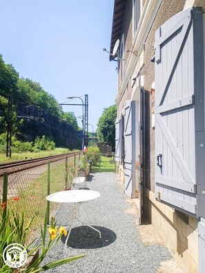 Outdoor dining - La Gare Saint Clair - GOURDON (GOURDON)