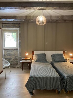 2 chambres, accès au Wi-Fi (inclus)