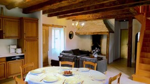 Dining - Gîtes de France® - Le Petit Mas de Montvalent (MONTVALENT)