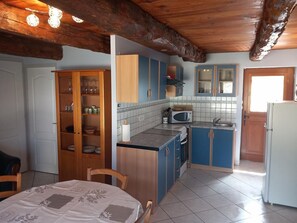 Kühlschrank, Mikrowelle, Ofen