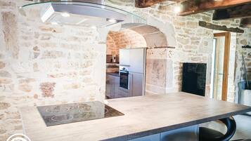 KĂŒhlschrank, Mikrowelle, Ofen, GeschirrspĂŒler