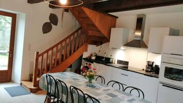 Køleskab, mikrobølgeovn, opvaskemaskine