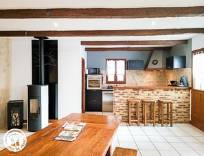 Microwave, dishwasher