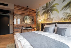 Hypo-allergenic bedding, in-room safe, blackout curtains - AMIA Hotel Singen (Singen)