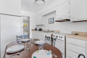 Coffee/tea maker - 2 Bed/1 Bath on the Boardwalk by the Inlet (Ocean City)