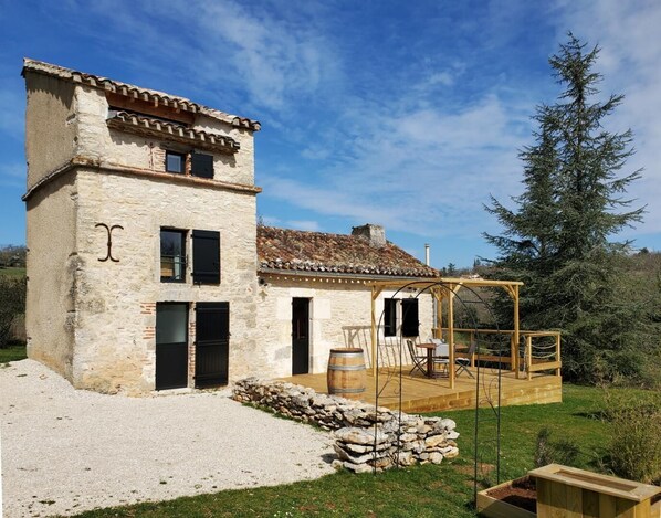 Exterior - Le Pigeonnier - FLAUJAC POUJOLS (FLAUJAC POUJOLS)