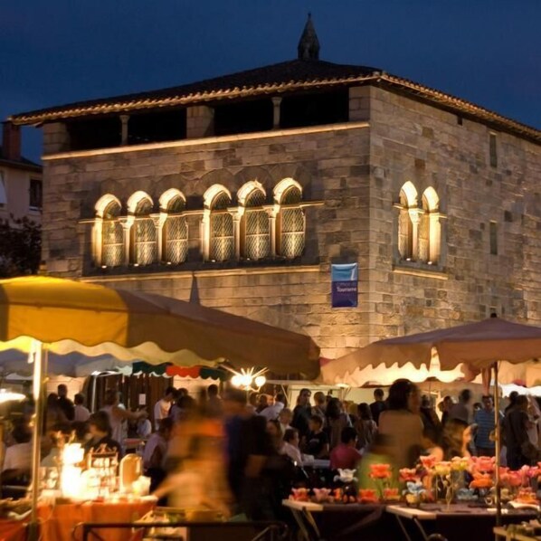 Outdoor dining - Le Clos Saint Saturnin 4 persons (LE BOURG)