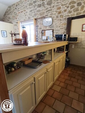 Dining - Gîtes de France® - Gite de la Rivière Basse (MONTBRUN)