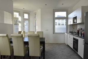 Comfort Condo, 3 Bedrooms | Private kitchen