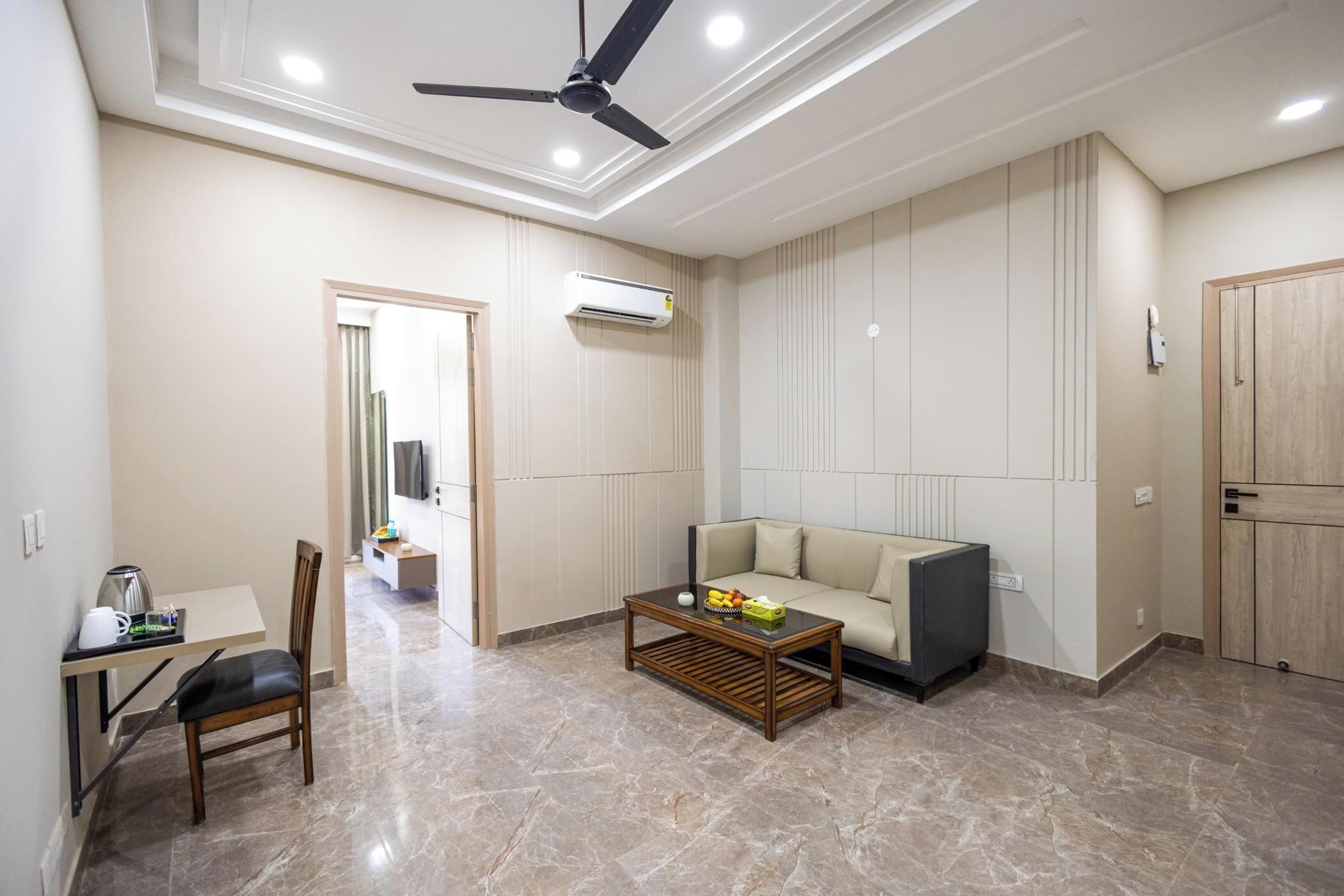 Studiosuite – premium, balkong, byutsikt | Strykejern/-brett og wi-fi (inkludert)