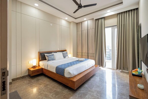 Premium Studio Suite, Balcony, City View | Iron/ironing board, free WiFi - Axon Mayfield Garden Near Artemis Hospital sector 51 (Gurugram)