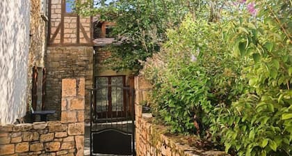 GĂźte de la MaynardiĂšre - AUTOIRE