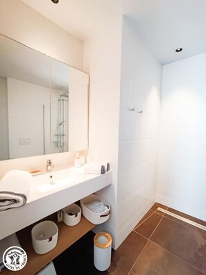 Shower - Gîtes de France® - L'Ostalada 46 (REILHAGUET)