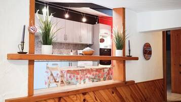 Réfrigérateur, micro-ondes, four, lave-vaisselle