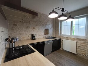 Microwave, dishwasher - Longère (traditional long house) - SAINT-MICHEL-DE-BANNIERES (SAINT-MICHEL-DE-BANNIERES)