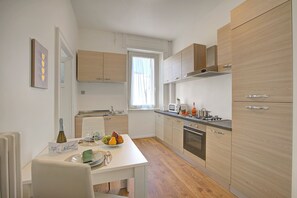 标准公寓, 多间卧室 (Dream of Lugano Downtown) | 私人厨房 | 冰箱、微波炉、烤箱、炉灶