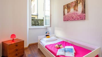 Standard Apartment, 1 Bedroom (Ferienhaus in Lugano) | 1 bedroom, iron/ironing board, bed sheets