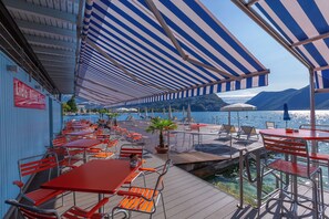 Outdoor dining - Via Canonica Apartments (Lugano)