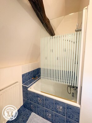 Shower, towels - Garden of Eden - CAJARC (CAJARC)