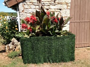 Exterior detail - Gîte de Lachablancherie (GIGNAC)