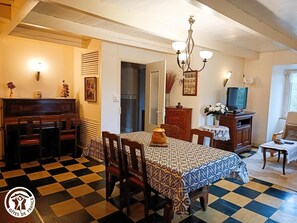 Dining - Le Gindreau - GREZELS (GREZELS)