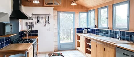 Kühlschrank, Mikrowelle, Geschirrspüler