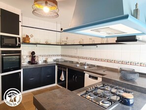 Microwave, dishwasher
