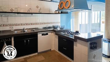 Micro-ondes, lave-vaisselle