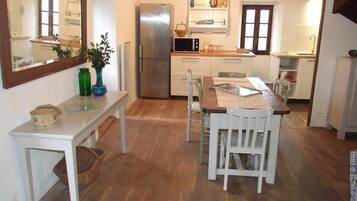 Mikrowelle, Ofen, Geschirrspüler