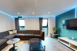 Apartment, 3 Bedrooms | Living area