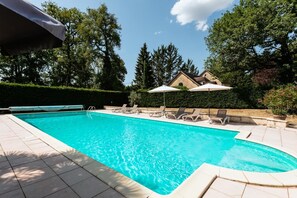 A heated pool - Gîtes de France® - GITES LA FERME DES VIEUX CHENE (SARRAZAC)