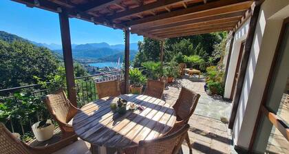 Delightful 4-bedroom villa with Lake Lugano view - up to 10 people