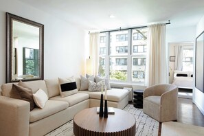 Unclassified image, 3 of 27, button