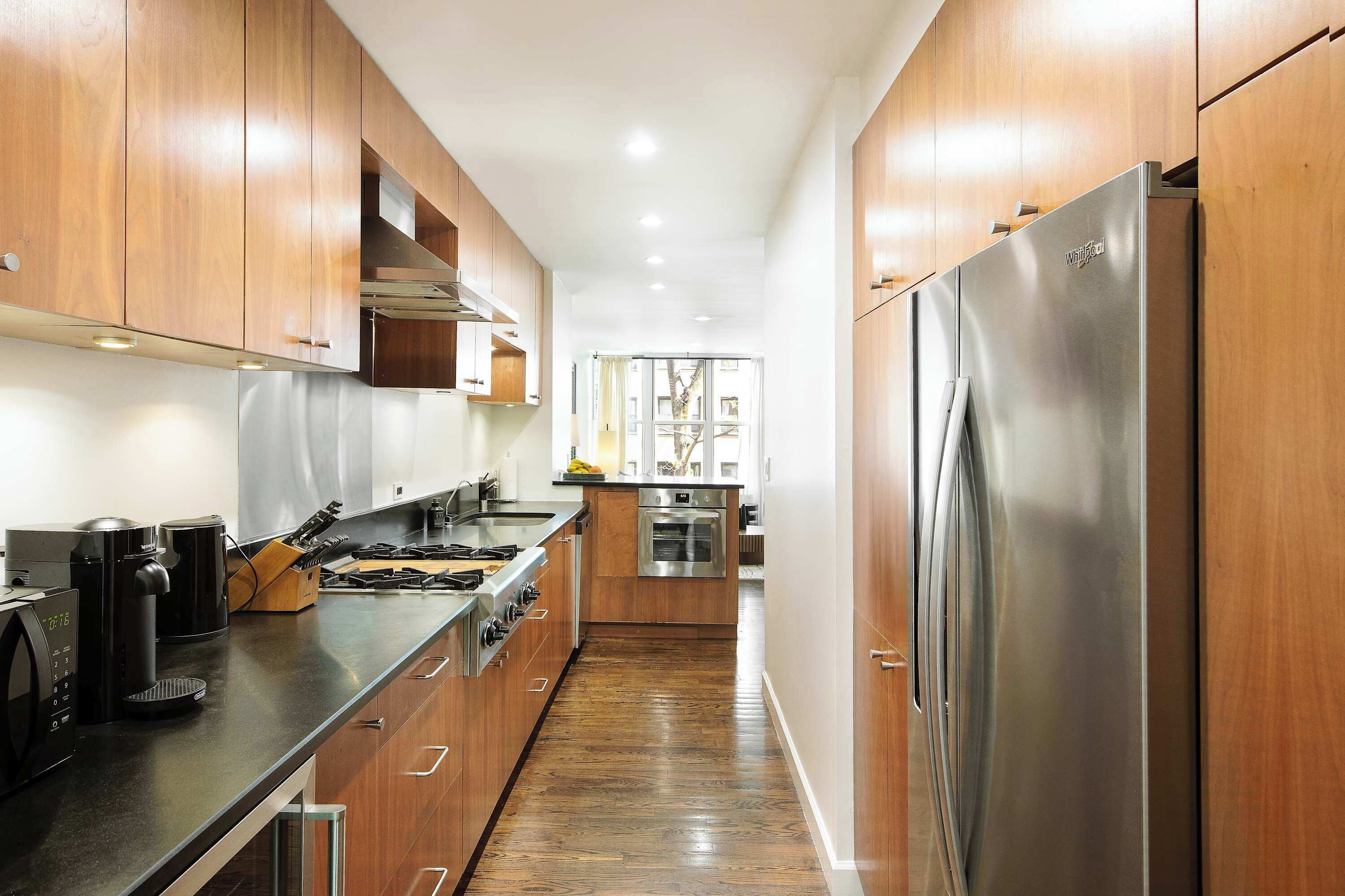 Frigorífic, microones, forn i placa de cuina 