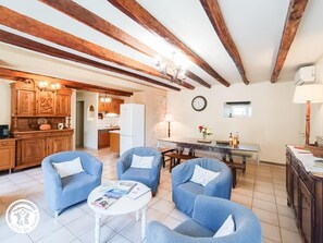 Televisión y reproductor de DVD 