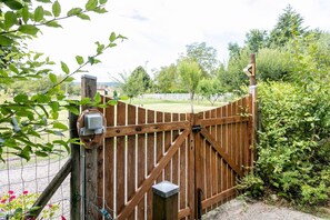 المنطقة المحيطة بالمنشأة