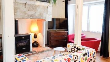 Télévision, cheminée