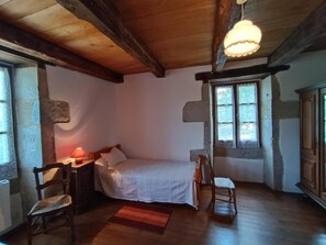 4 bedrooms, free WiFi