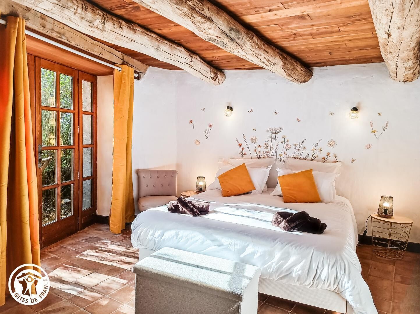 2 多间卧室、免费 WiFi