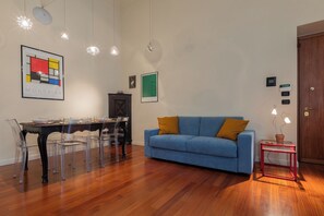 Apartment, Balcony | Living area