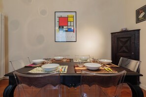 Appartement, balcon | Salle à manger