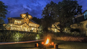 Front of property – evening/night