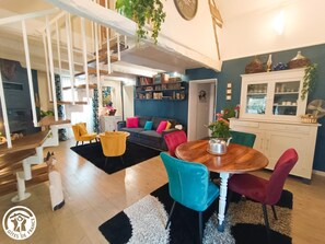 Interior - Ashy Heron - DOUELLE (DOUELLE)