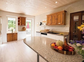 Køleskab, mikrobølgeovn, ovn, opvaskemaskine