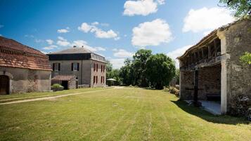 Enceinte de lâhĂ©bergement